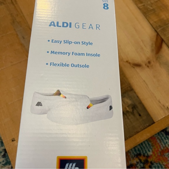 Aldi Gear Canvas Slip-ons NWT NIB size 8 - Picture 6 of 12